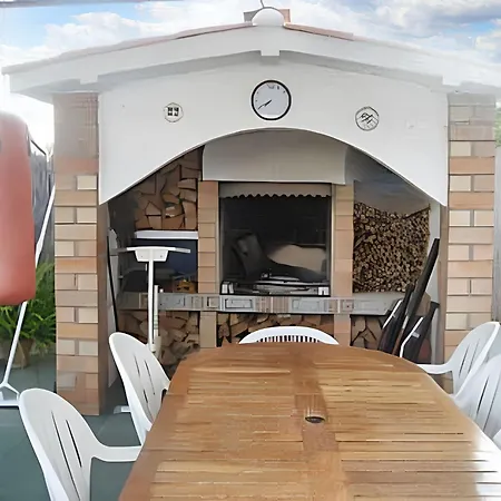 Spacious With Sea View In La Riera De Gaia *
